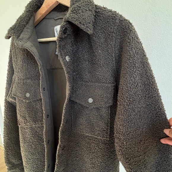 Vuori Women's Sycamore Shirt Jacket Color: DARK COCOA Size XXS - Picture 8 of 14